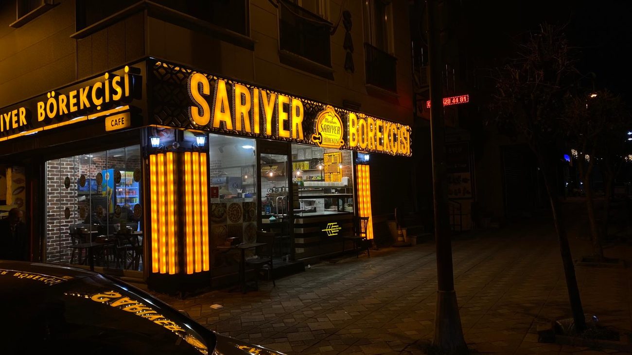 Dış Mekân Tabelalarında Hangi Malzeme Daha Dayanıklıdır?