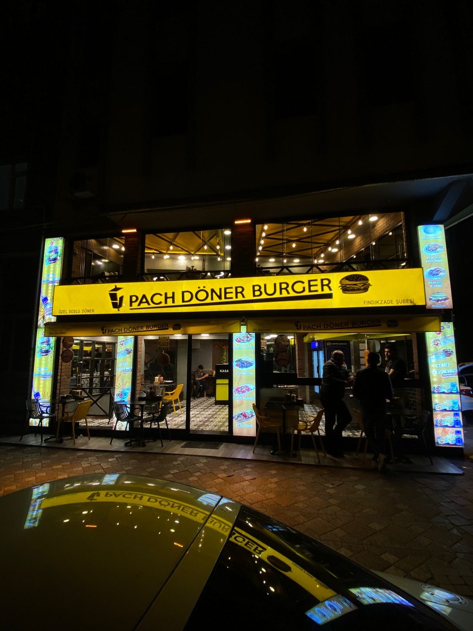 Pach Döner Burger — Işıklı Cephe